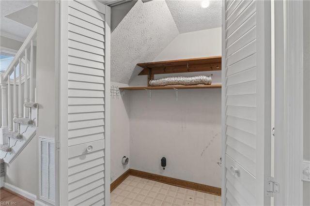 301 Nesbitt CT, Newport News, VA 23606