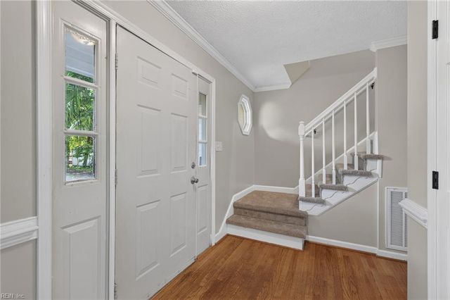 301 Nesbitt CT, Newport News, VA 23606