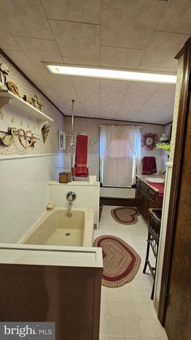 322 UNION ST, Columbia, PA 17512