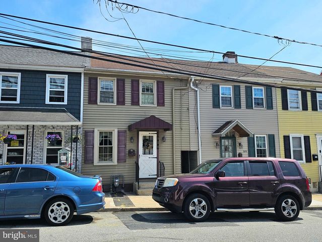 322 UNION ST, Columbia, PA 17512