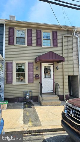 322 UNION ST, Columbia, PA 17512