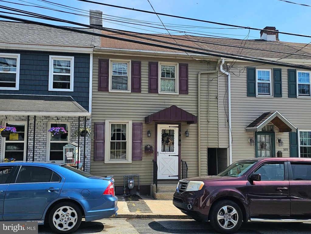 322 UNION ST, Columbia, PA 17512
