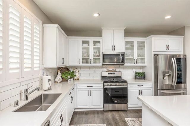 31454 Darlington Oak Drive, Winchester, CA 92596