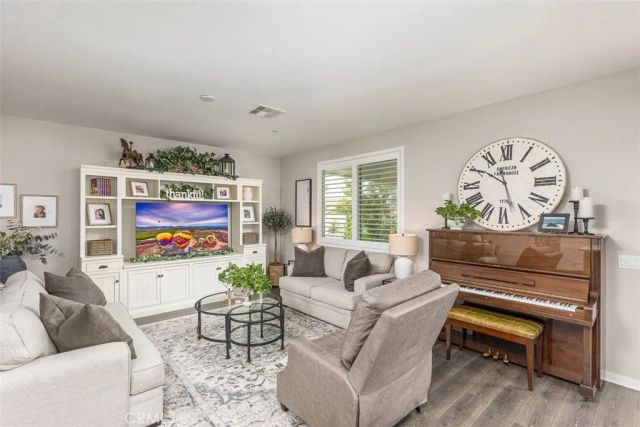 31454 Darlington Oak Drive, Winchester, CA 92596