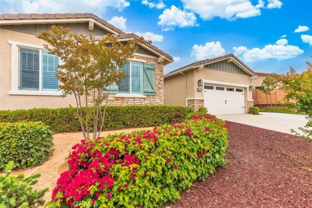 31454 Darlington Oak Drive, Winchester, CA 92596