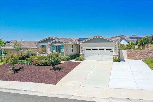 31454 Darlington Oak Drive, Winchester, CA 92596