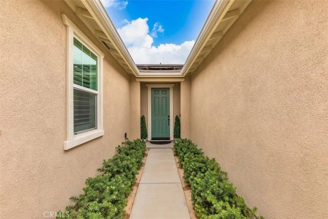 31454 Darlington Oak Drive, Winchester, CA 92596