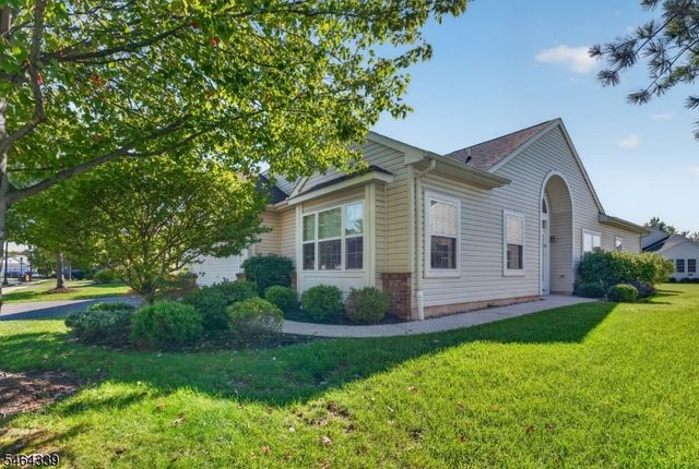 32 Daulton Dr, Franklin Twp., NJ 08873