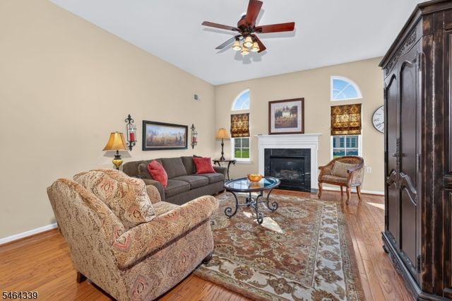 32 Daulton Dr, Franklin Twp., NJ 08873