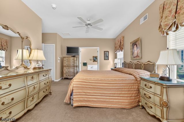 32 Daulton Dr, Franklin Twp., NJ 08873