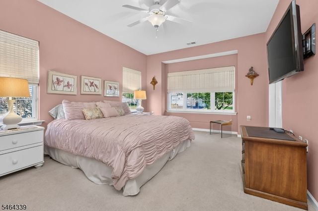 32 Daulton Dr, Franklin Twp., NJ 08873