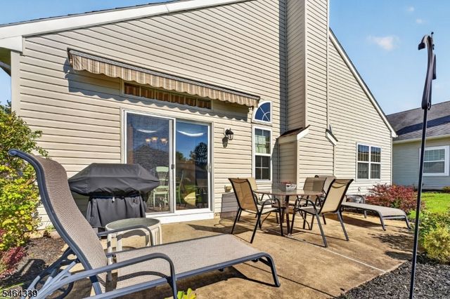 32 Daulton Dr, Franklin Twp., NJ 08873
