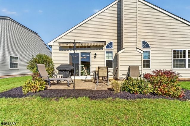 32 Daulton Dr, Franklin Twp., NJ 08873
