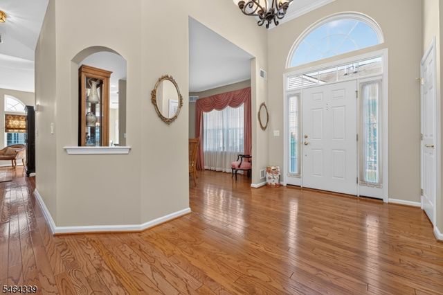32 Daulton Dr, Franklin Twp., NJ 08873