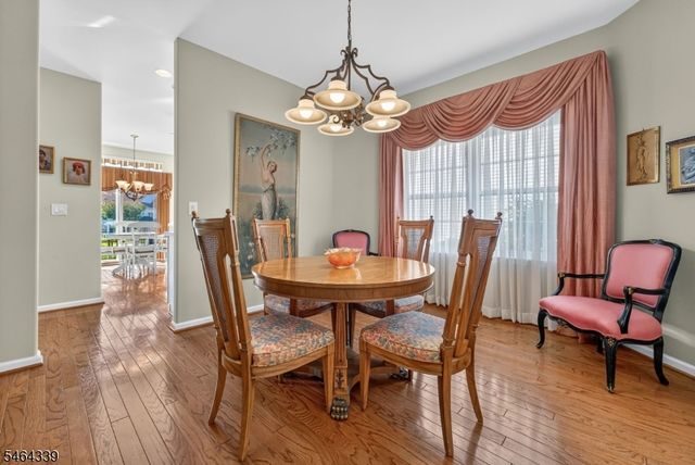 32 Daulton Dr, Franklin Twp., NJ 08873