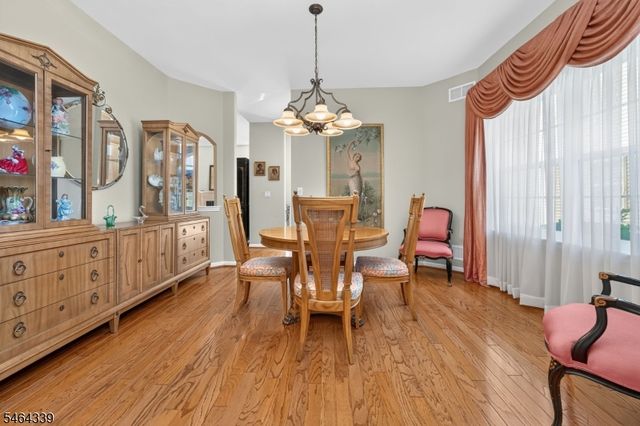 32 Daulton Dr, Franklin Twp., NJ 08873