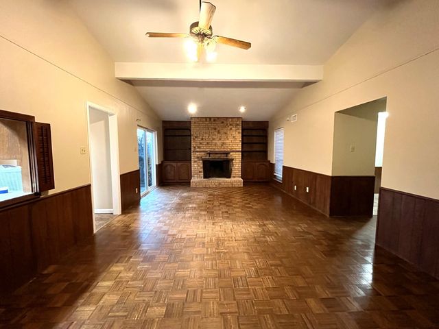 1202 W Munson Street, Denison, TX 75020