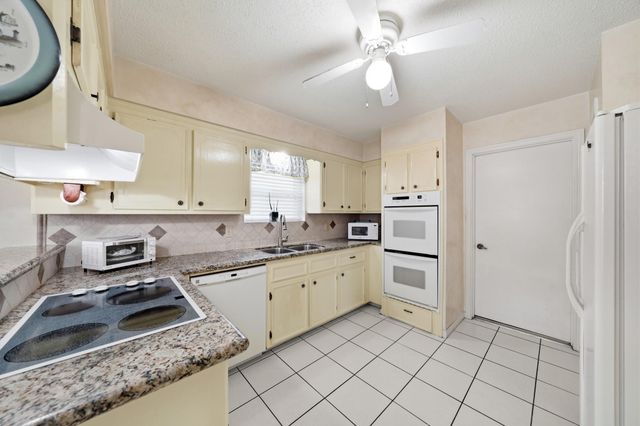 1002 Patricia Drive, Deer Park, TX 77536