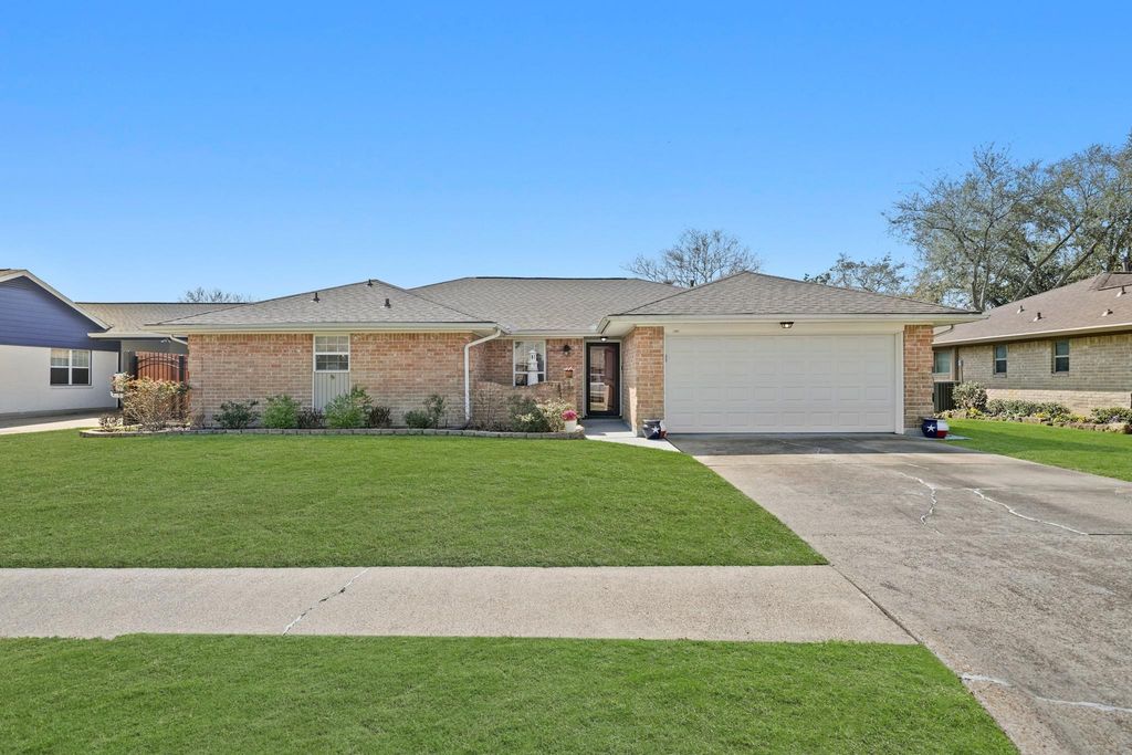 1002 Patricia Drive, Deer Park, TX 77536