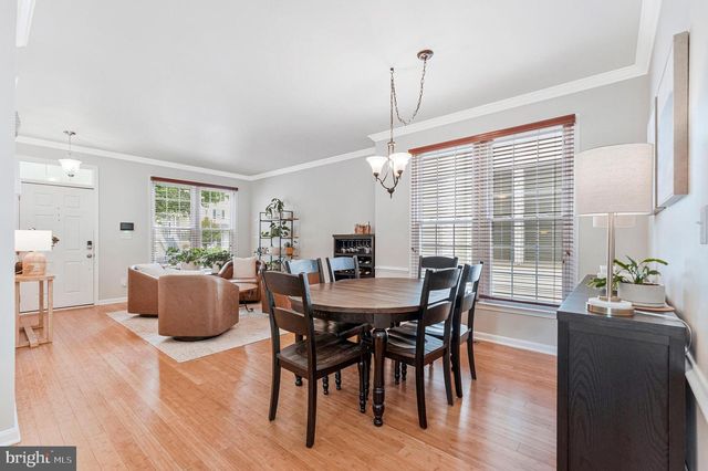 6547 CREEK RUN DR, Centreville, VA 20121