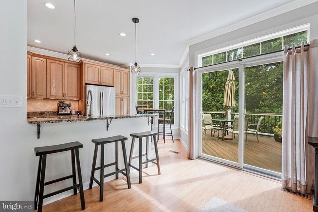 6547 CREEK RUN DR, Centreville, VA 20121