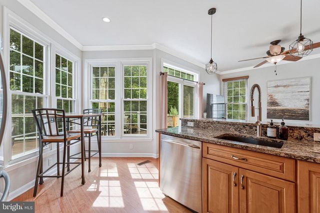 6547 CREEK RUN DR, Centreville, VA 20121