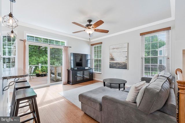 6547 CREEK RUN DR, Centreville, VA 20121