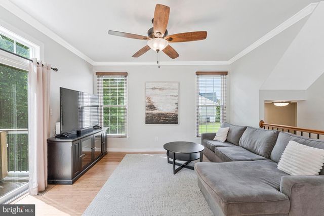 6547 CREEK RUN DR, Centreville, VA 20121