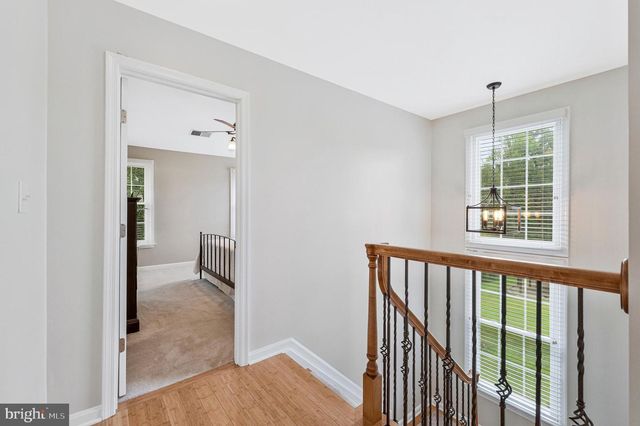 6547 CREEK RUN DR, Centreville, VA 20121