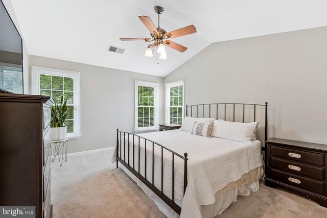 6547 CREEK RUN DR, Centreville, VA 20121
