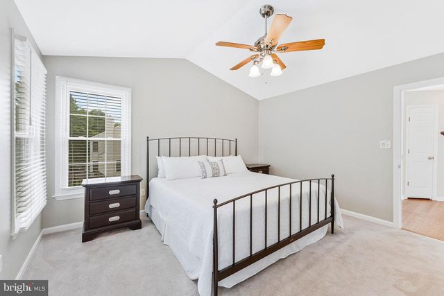 6547 CREEK RUN DR, Centreville, VA 20121
