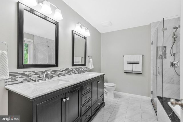 6547 CREEK RUN DR, Centreville, VA 20121