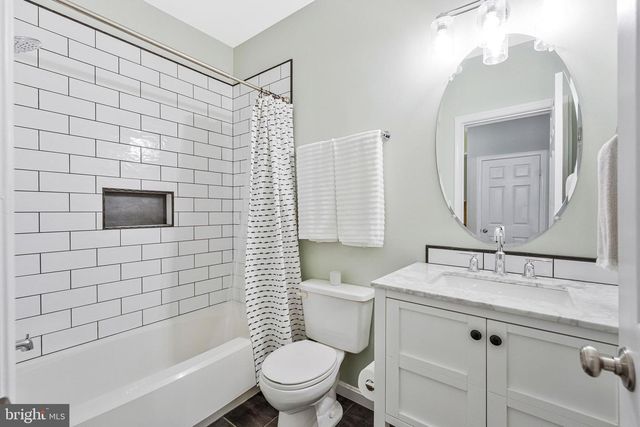6547 CREEK RUN DR, Centreville, VA 20121