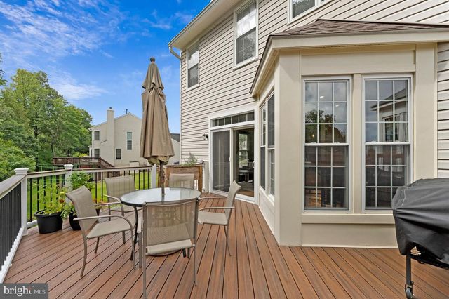 6547 CREEK RUN DR, Centreville, VA 20121