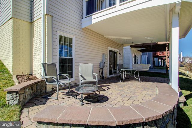 6547 CREEK RUN DR, Centreville, VA 20121