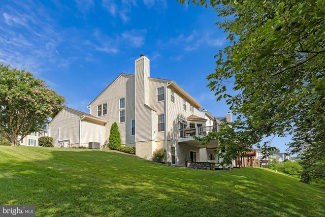 6547 CREEK RUN DR, Centreville, VA 20121