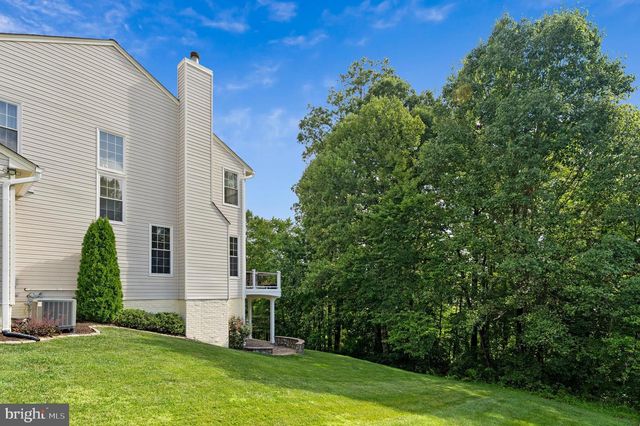 6547 CREEK RUN DR, Centreville, VA 20121