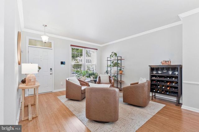 6547 CREEK RUN DR, Centreville, VA 20121