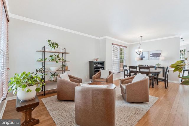 6547 CREEK RUN DR, Centreville, VA 20121
