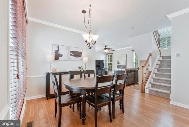 6547 CREEK RUN DR, Centreville, VA 20121