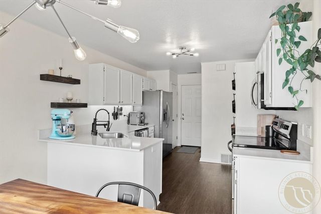 626 S 38th Street W 13, Billings, MT 59102