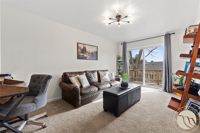 626 S 38th Street W 13, Billings, MT 59102