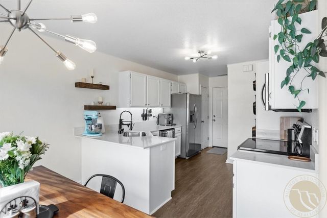 626 S 38th Street W 13, Billings, MT 59102