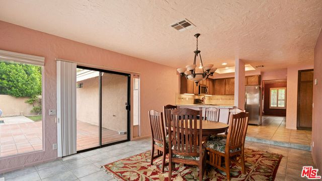 1592 S Compadre Road, Palm Springs, CA 92264