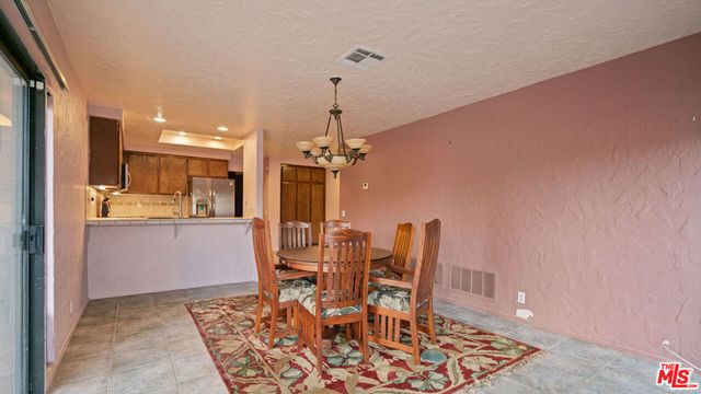 1592 S Compadre Road, Palm Springs, CA 92264