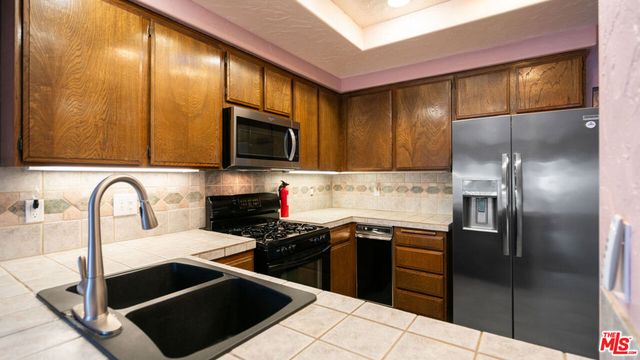 1592 S Compadre Road, Palm Springs, CA 92264