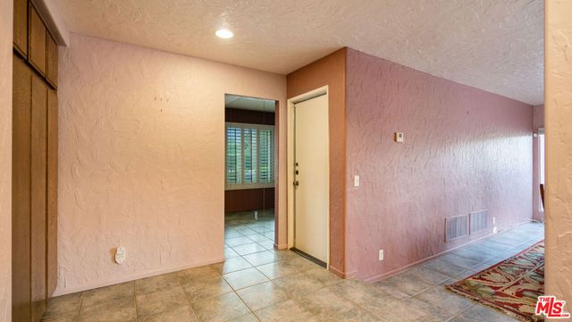 1592 S Compadre Road, Palm Springs, CA 92264