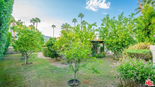 1592 S Compadre Road, Palm Springs, CA 92264