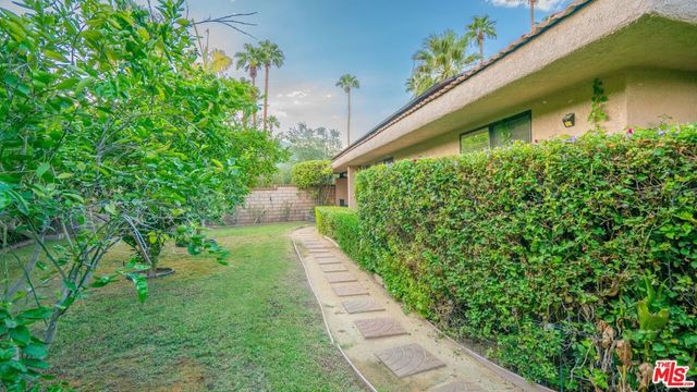 1592 S Compadre Road, Palm Springs, CA 92264
