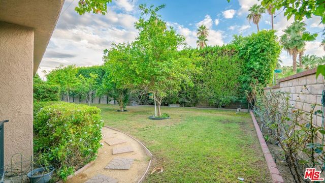 1592 S Compadre Road, Palm Springs, CA 92264